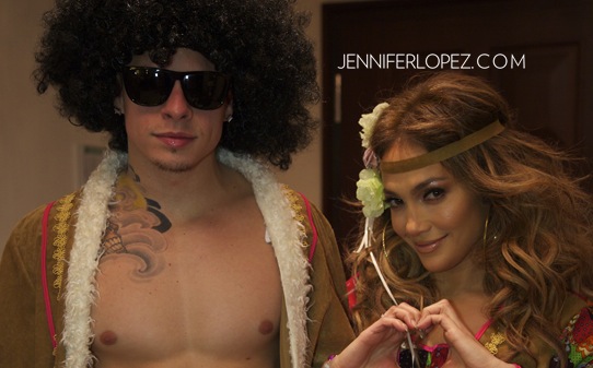 jennifer-lopez-casper-smart-halloween