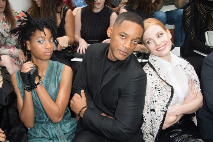 bradley cooper, jennifer garner, naomi campbell, marion cotillard, celine dion, will smith, jessica chastain, willow smith, chanel couture, couture, paris, chanel couture 2016, fall couture, front row