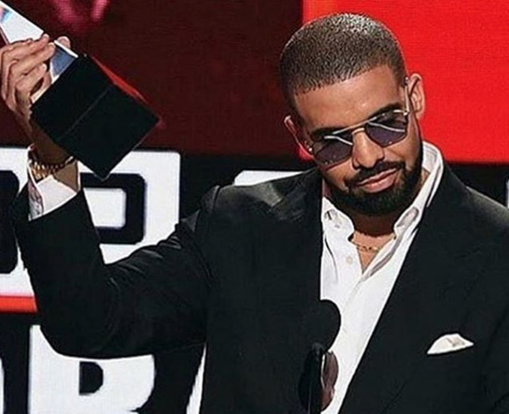 Drake Wins Big at the 2016 American Music Awards