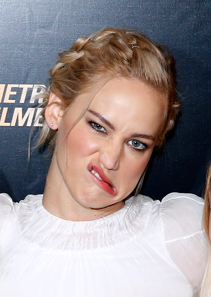 4 Times Jennifer Lawrence Goofed Off on the Red Carpet, jennifer lawrence, celebrity, entertainment