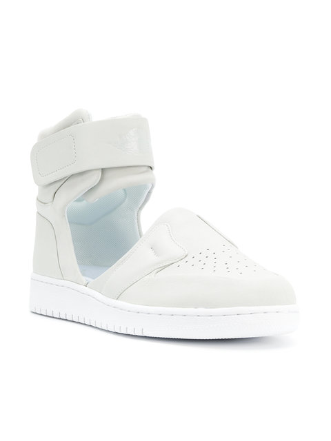 5 White Sneakers Perfect for Summer, white sneakers, summer, summer shoes, summer sneakers