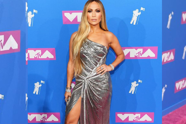 JLo Wins the Video Vanguard Award at the VMAs, jlo, video vanguard, performance, vmas, 2018 vmas