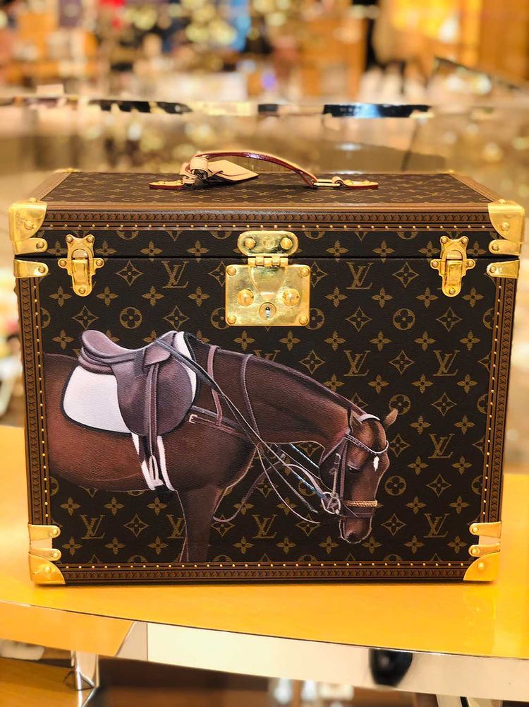 Louis Vuitton will now let you customise new and old trunks by hand  painting them for you! - Luxurylaunches